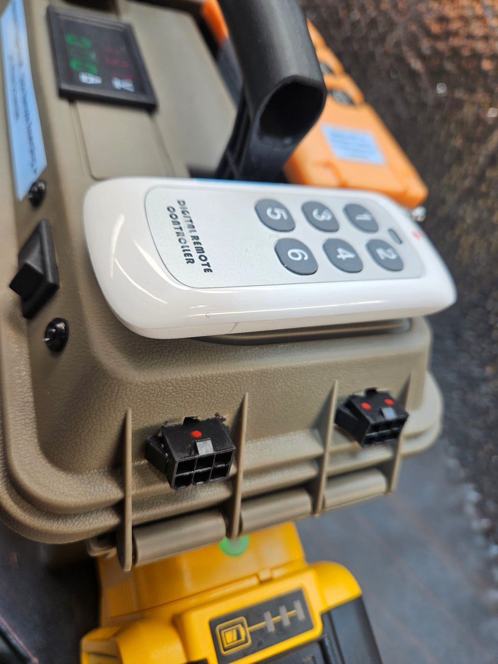 RV Tech Medium Duty Remote Controlled RV Trailer Tester Lights Brakes Slides Schwintek DeWALT XR 20V